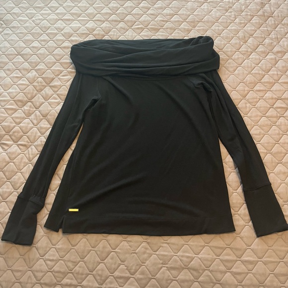 EUC Lilly Pulitzer Belinda Off the Shoulder Top - Picture 1 of 4